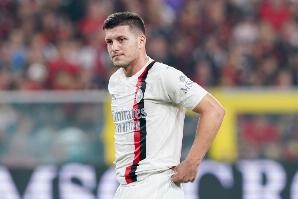 父亲谈约维奇未来：贝西克塔斯和特拉布宗对他有意，但也可能留队