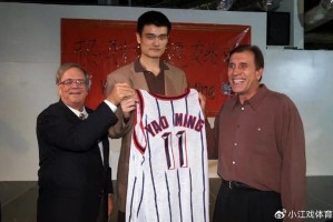 betvictor伟德(中国)唯一官方网站-05和11赛季湖人两次招募姚明，当时给出什么报价？科比承诺总冠军